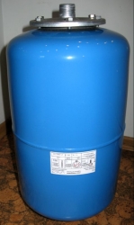 Мембранный бак (гидроаккумулятор) UNIGB 20 литров